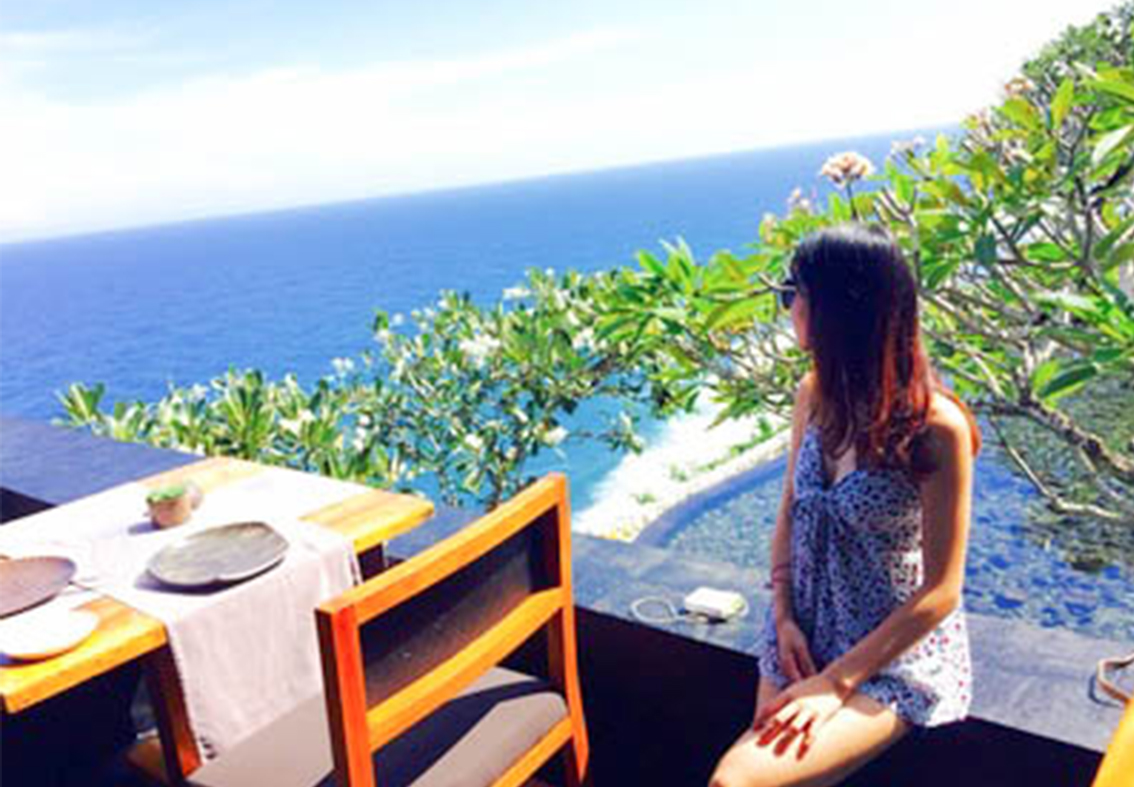 客人petty 和闺蜜享受宝格丽下午茶